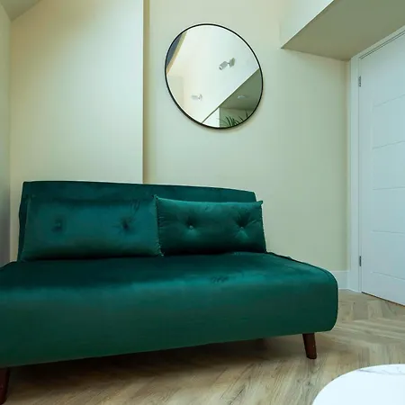 Prestige - Rose Platinum Leeds (West Yorkshire)