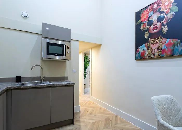 Prestige - Rose Platinum * Leeds (West Yorkshire)